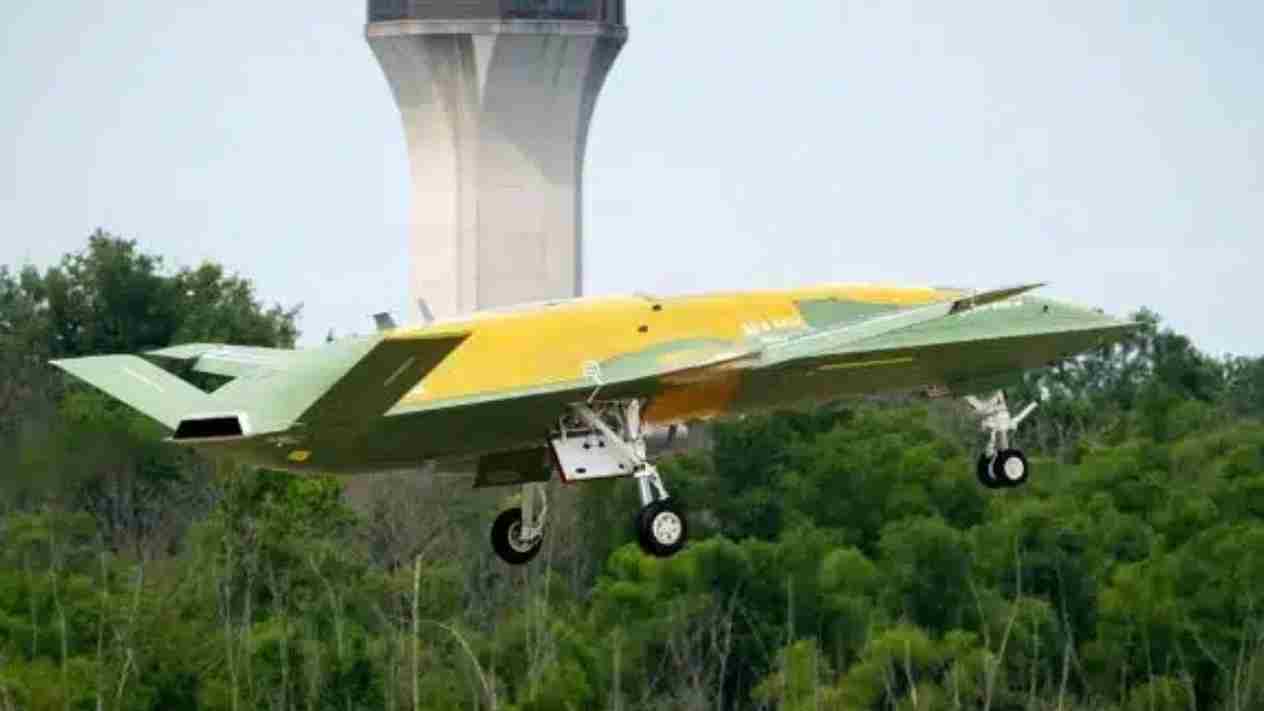 MQ-25A Stingray conclui segundo voo e avança para operações em porta-aviões