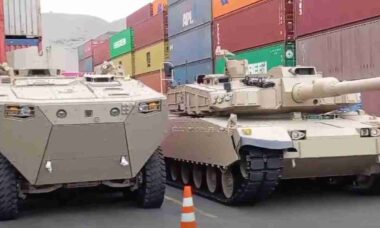 Peru recebe tanques K2 e blindados sul-coreanos para testes antes de compra definitiva