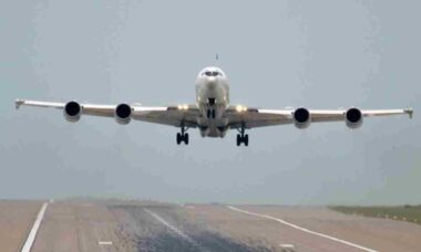 Marinha dos EUA prolonga operação do E-6B com contrato de até 10 anos