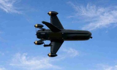 Força Aérea dos EUA amplia arsenal de drones interceptadores com contrato de US$ 90 milhões