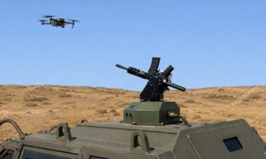 Empresa israelense apresenta sistema com IA para combater drones guiados por fibra óptica