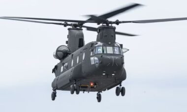 Reino Unido planeja nova compra de Chinooks para manter capacidade até 2040