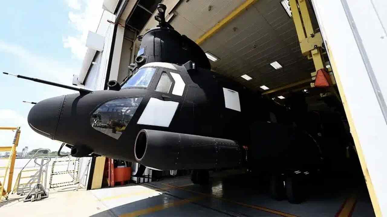 RAF revela primeiros Chinook H-47ER de nova geração para operações especiais