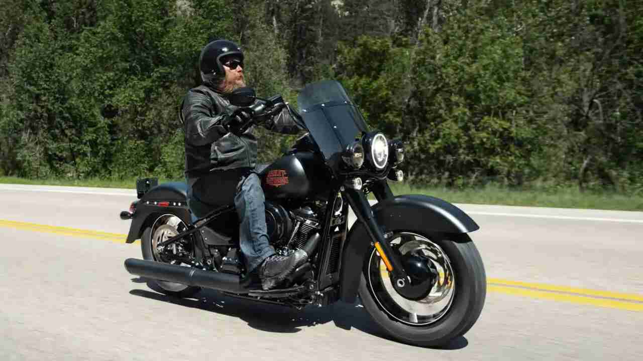 Nova Harley-Davidson Deadwood combina estilo clássico com tecnologia moderna