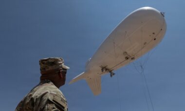 Exército dos EUA investe US$ 447 milhões em balões de vigilância de alta altitude