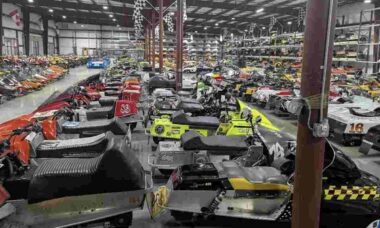 Centenas de motocicletas apreendidas em esquema de pirâmide financeira serão leiloadas nos EUA