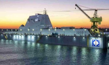 USS Zumwalt deve voltar à frota com capacidade para lançar mísseis hipersônicos