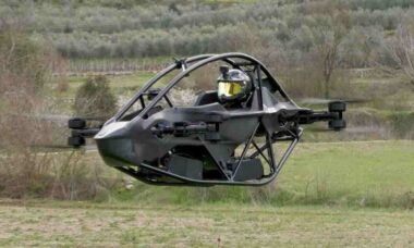 Ucrânia avalia motos voadoras para transportar tropas ao campo de batalha