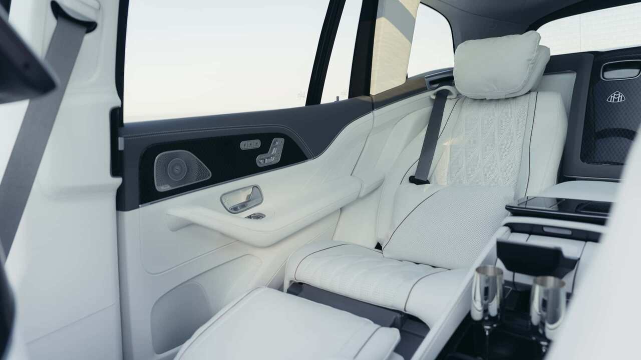 Mercedes revela novo Maybach GLS 680 com V8 mais potente e visual renovado