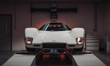 McLaren recria seu primeiro supercarro para o Festival de Goodwood