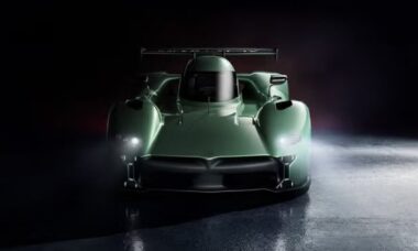 McMurtry revela versão de produção do hipercarro elétrico Spéirling Pure