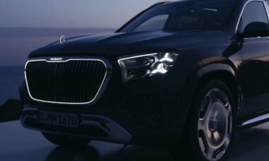 Mercedes revela novo Maybach GLS 680 com V8 mais potente e visual renovado