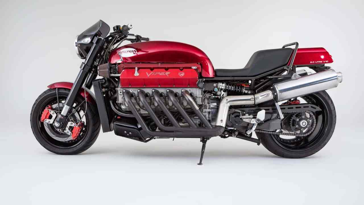 Moto com motor V10 de Dodge Viper vai a leilão no Reino Unido