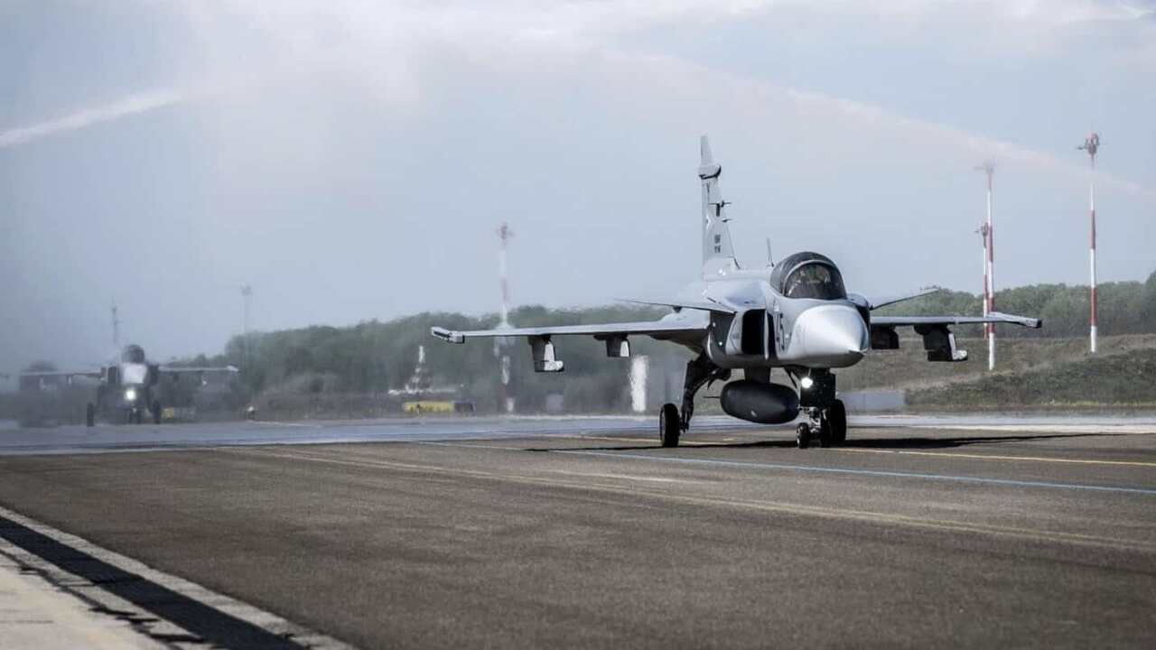 Reino Unido anuncia € 300 milhões para ajudar a financiar caças Gripen para a Ucrânia