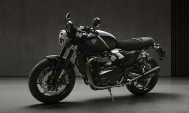 Triumph revela Speed Twin 1200 TFC, edição limitada com componentes premium