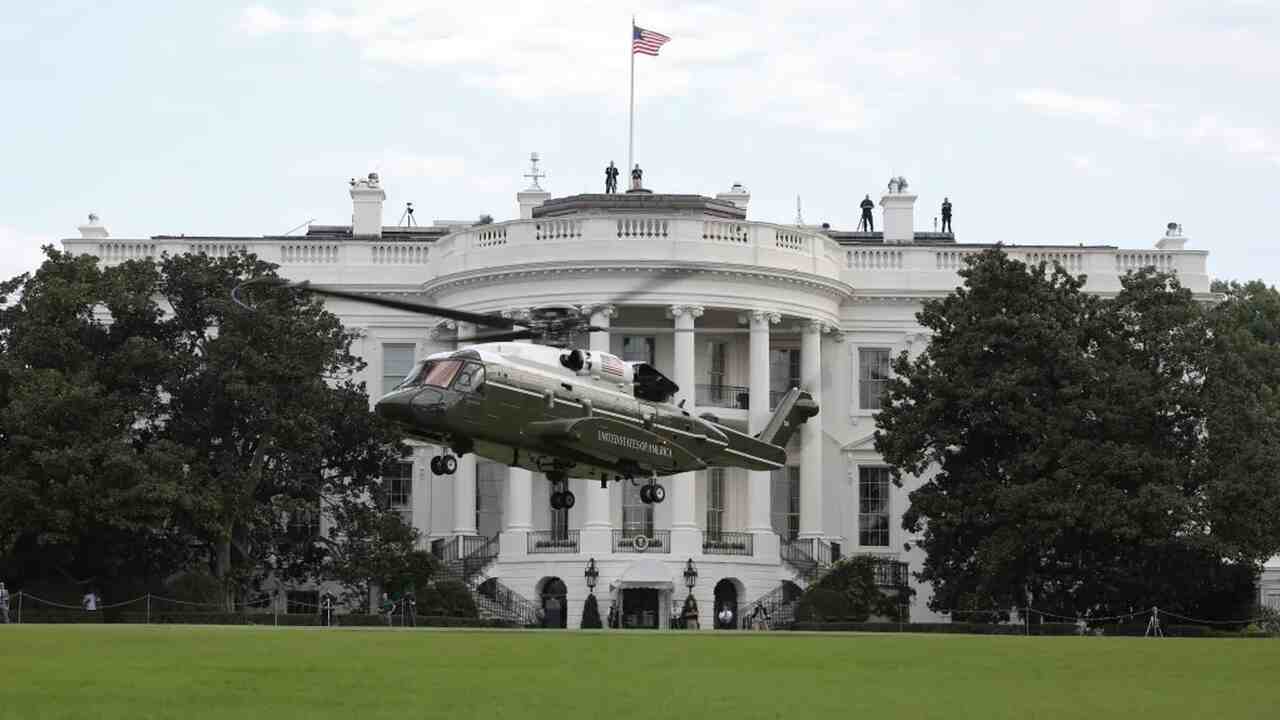 Novo heliponto na Casa Branca permitirá aposentadoria do histórico VH-3D Sea King