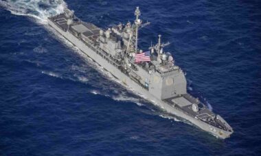 Cruzador da classe Ticonderoga será afundado durante exercício RIMPAC 2026