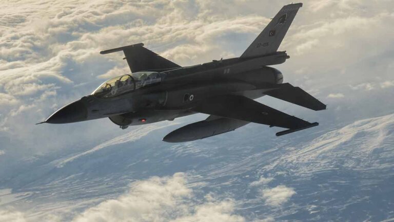 Caças F-16 da Turquia reforçarão vigilância aérea da OTAN no Báltico