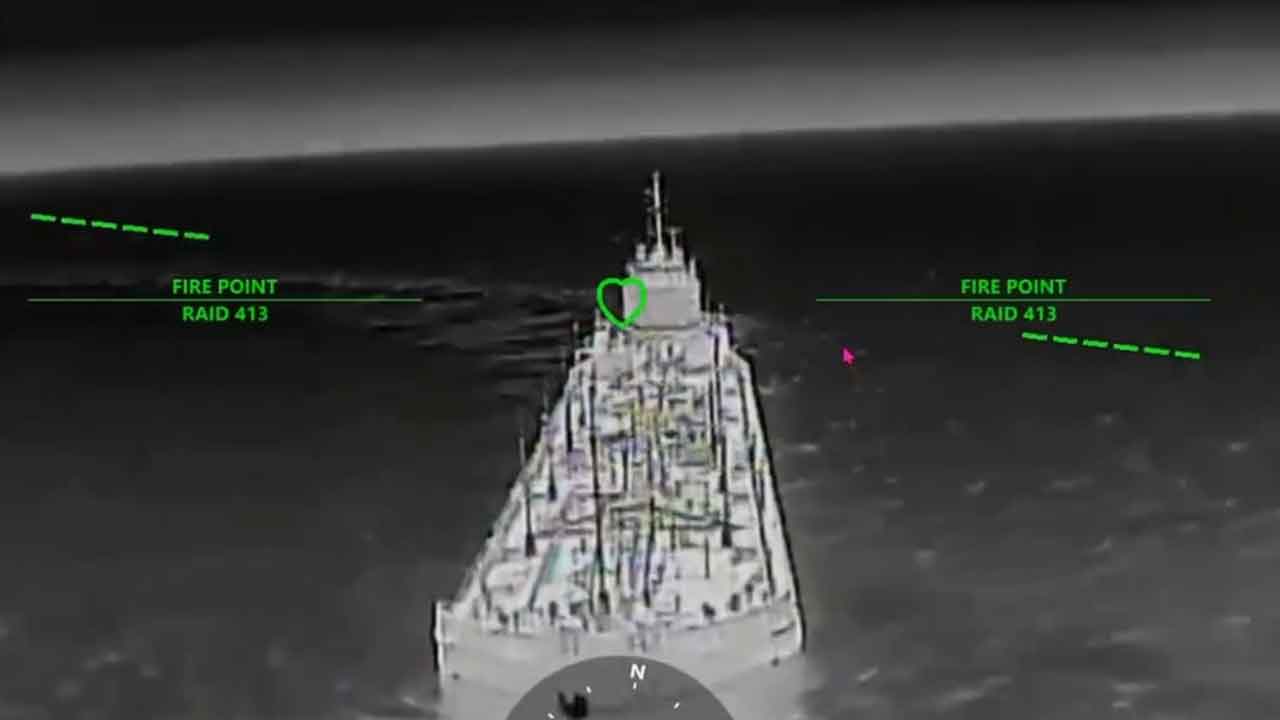 ウクライナ、アゾフ海でFP-2ドローンによりロシアのシャドーフリートの石油タンカー9隻を攻撃。写真: Instagram @robert_madyar