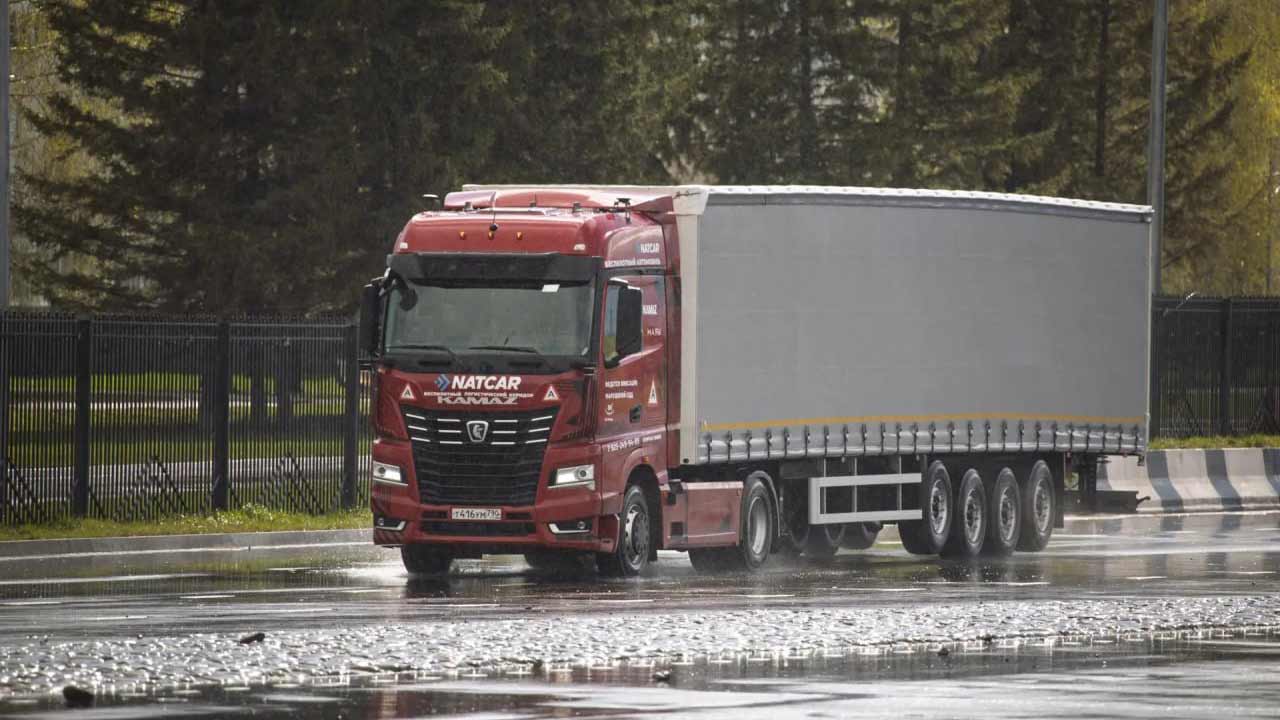 Caminhões autônomos KAMAZ. Foto: Telegram @rostecru