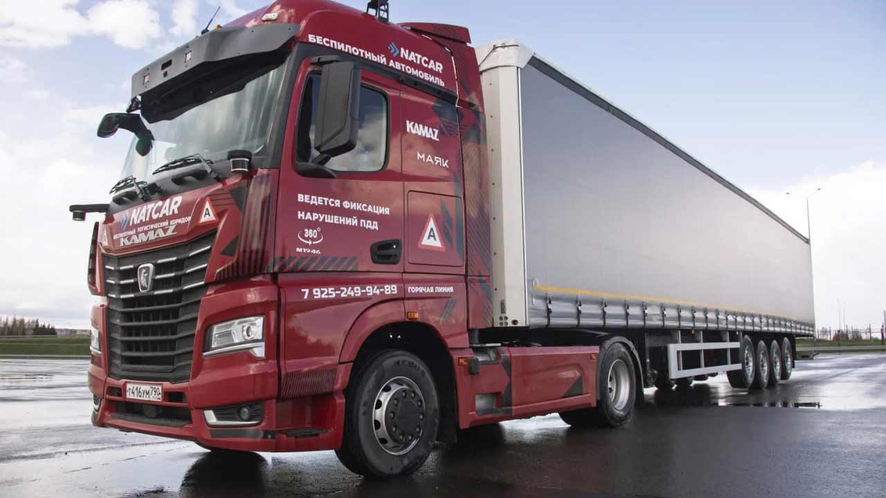 Caminhões autônomos KAMAZ. Foto: Telegram @rostecru