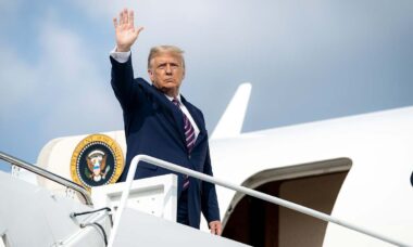 Trump troca novo Air Force One por avião antigo em meio a preocupações com segurança