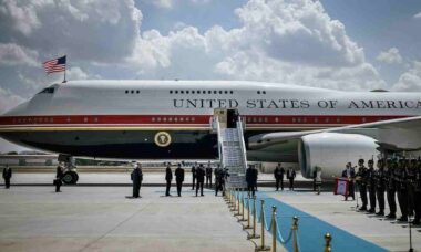 Trump diz que Air Force One doado pelo Catar receberá melhorias para reforçar defesas