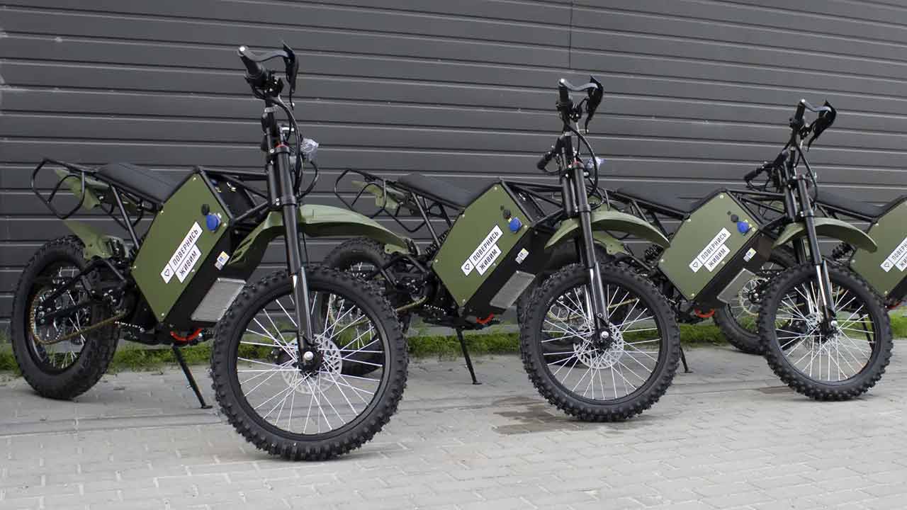 ELEEK entrega motos elétricas militares para apoiar forças ucranianas