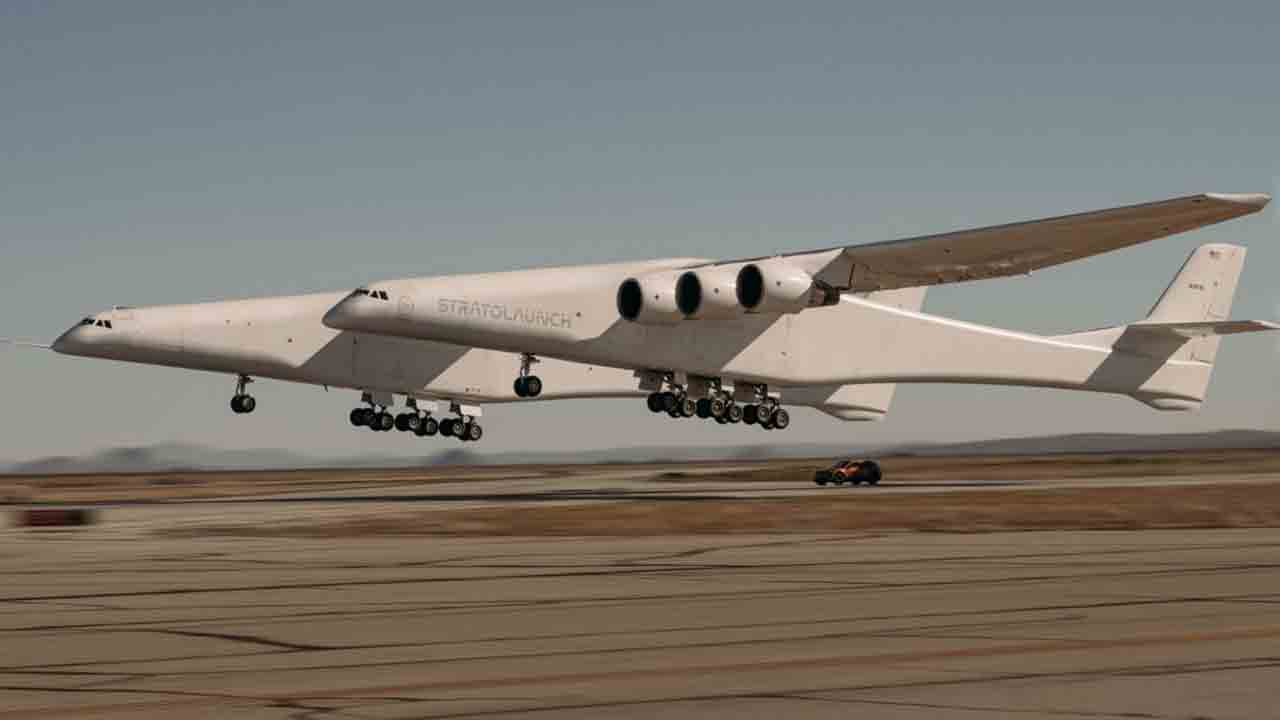 Porsche and the world’s largest aircraft carry out an unusual test in the Mojave Desert. Photo: Porsche