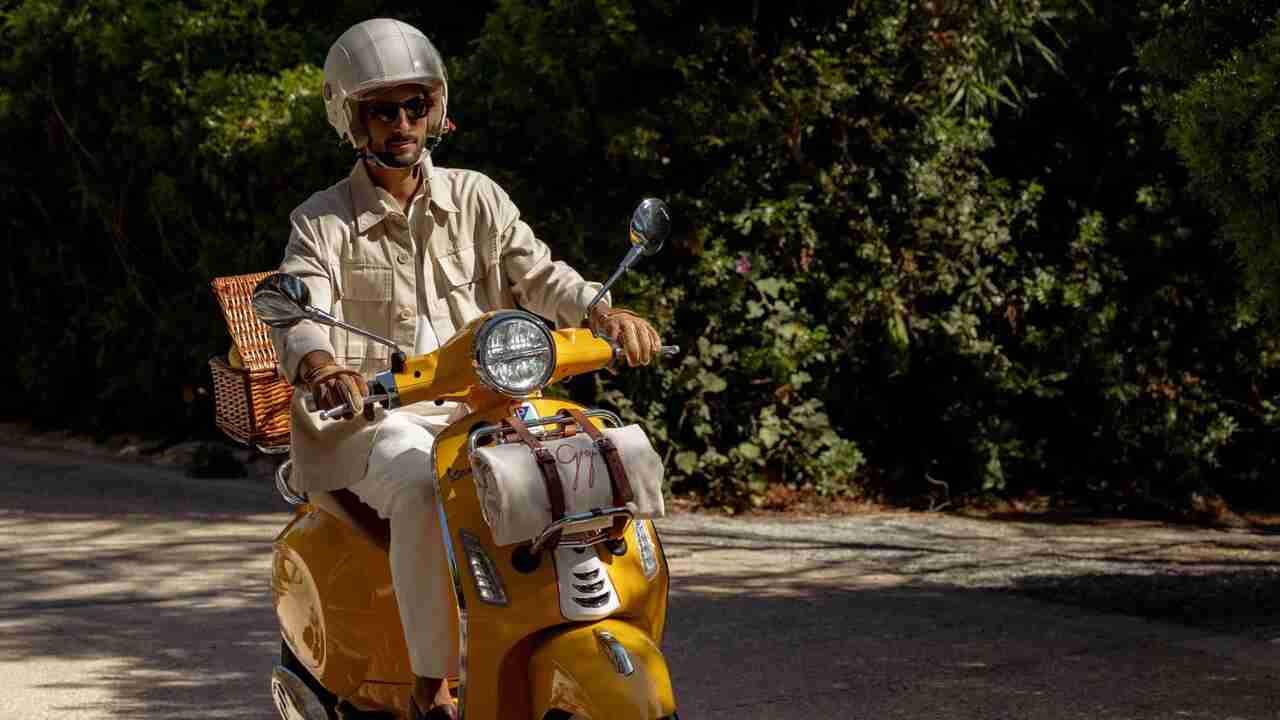 Vespa lança edição limitada da Primavera 125 em parceria com restaurante de luxo Gigi