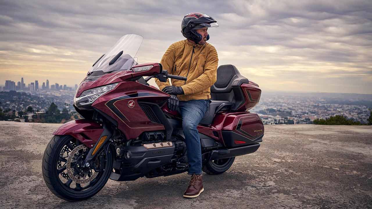 GL1800 Gold Wing Tour 50th Anniversary. Photo : Honda