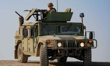 Humvees durante um treinamento anual, em 11 de junho de 2025, em Macon, Missouri. Foto: DVIDS