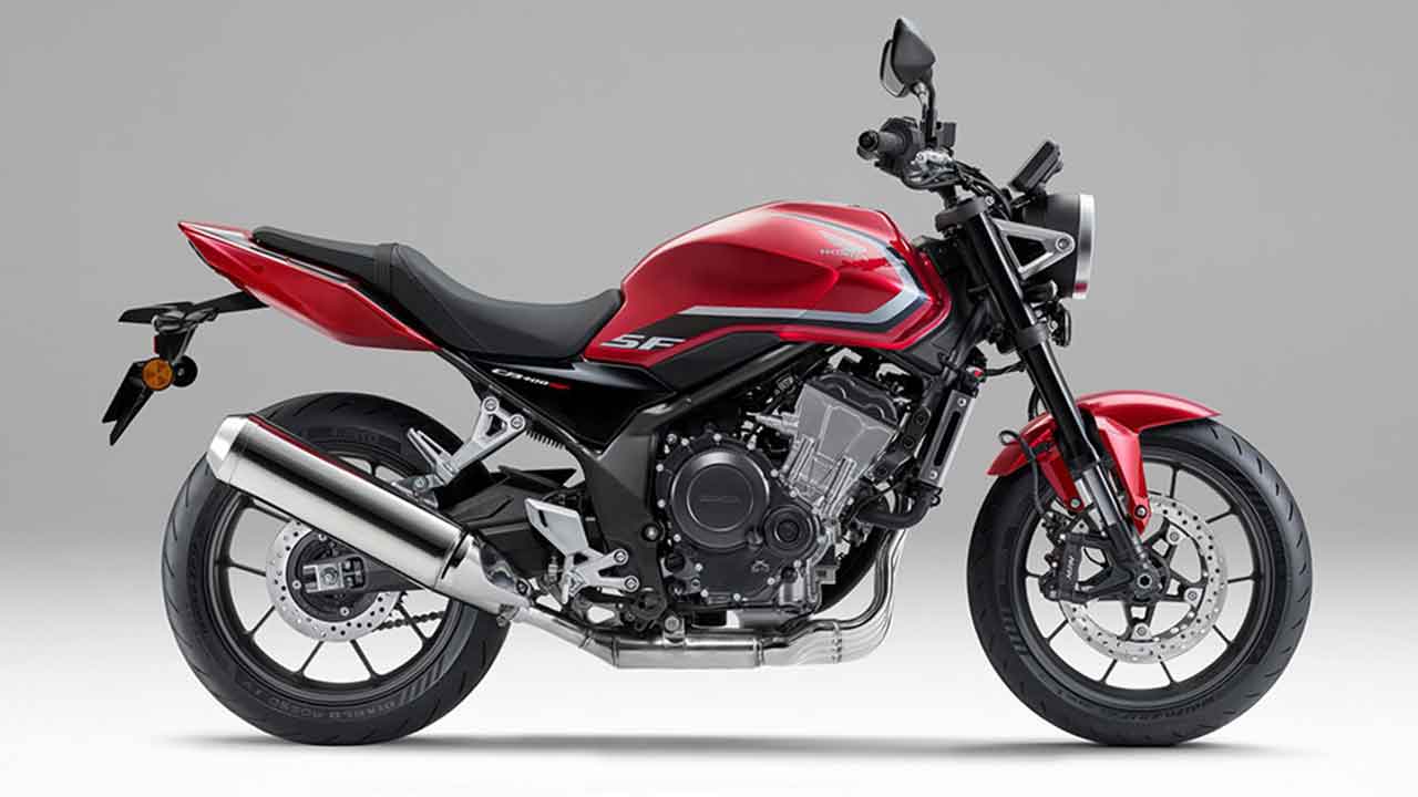 CB400 Super Four - Candy Chromosphere Red. Foto: Honda