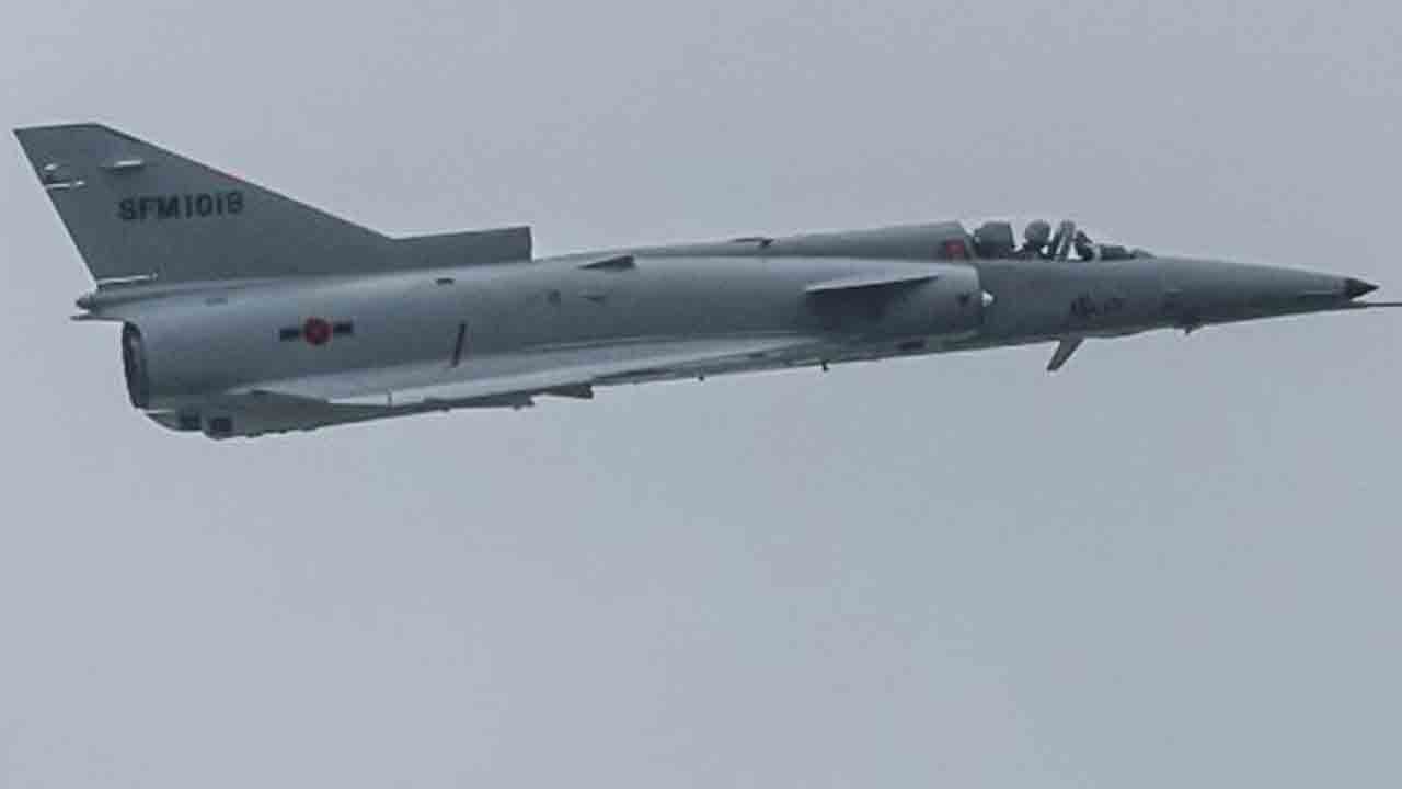 Sri Lanka inicia testes de voo do primeiro caça Kfir C12 modernizado (X @airforcelk)