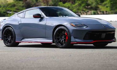 Nissan Z NISMO 2027 com câmbio manual. Foto: Nissan