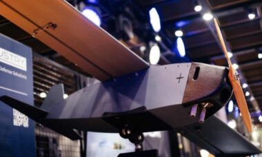 Ucrânia transforma drone chamariz em arma de ataque de baixo custo