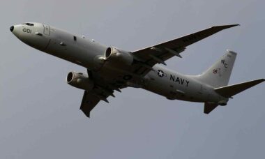 P-8A Poseidon realiza voo de treinamento Base Aérea de Keflavík, Islândia em 25 de setembro de 2025. Foto: DVIDS