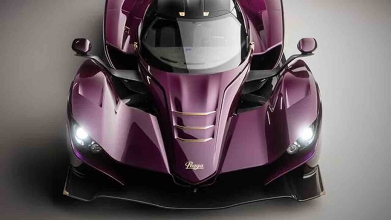 Praga mostra em Goodwood um supercarro de carbono feito para rua e pista