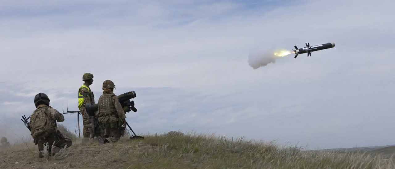 英陸軍, 対戦車部隊の機動力向上に向け電動バイクを試験。写真: 英陸軍