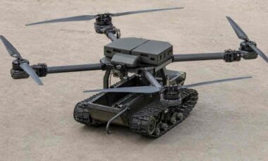 Rússia registra patente de robô de combate que transporta drone próprio