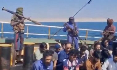 Aumento de ataques de piratas preocupa transporte marítimo no Chifre da África