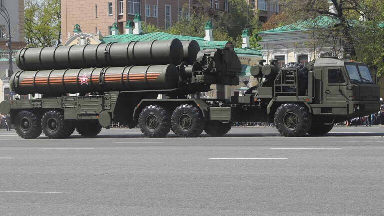 Ucrânia afirma ter atingido lançador e radar de sistema S-400 na Crimeia