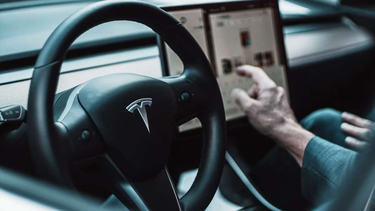 Motorista de Tesla é indiciado por homicídio culposo após acidente com Autopilot